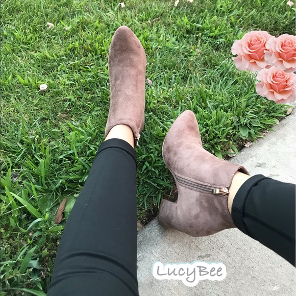 Faux suede taupe ankle booties✨ - Picture 3 of 7